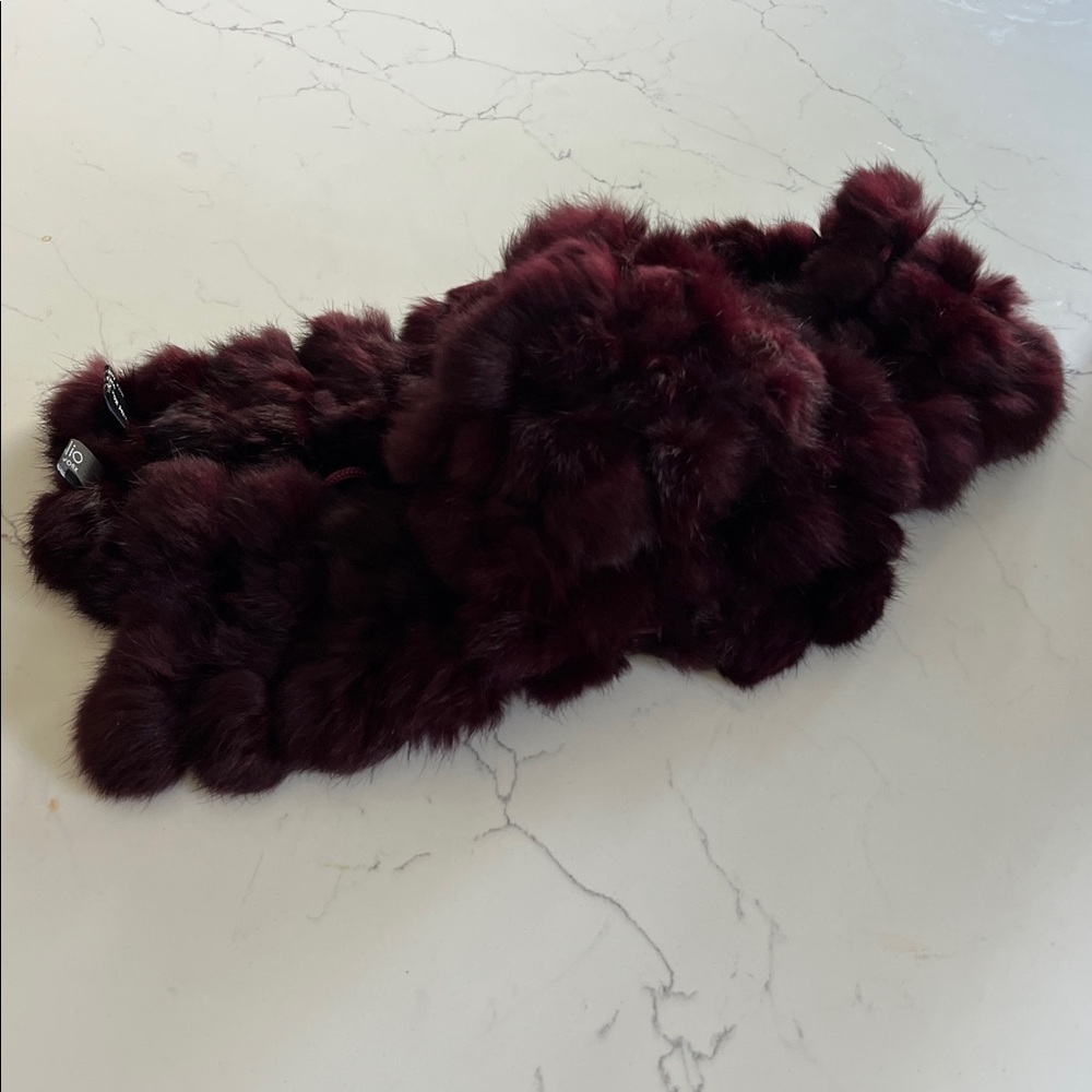Folio Rabbit Scarf - Picture 4 of 8